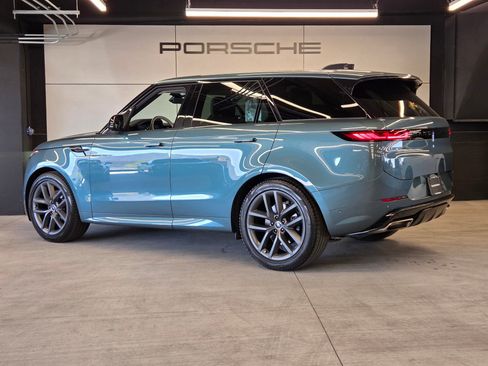 Used 2024 Land Rover Range Rover Sport Dynamic SE AWD/4WD image 3