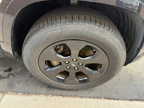 Used 2022 Land Rover Defender 110 X-Dynamic SE image 10