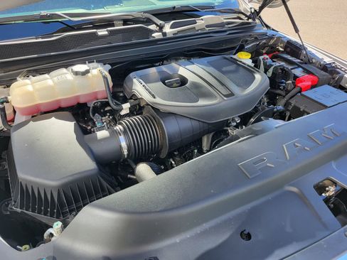 Used 2025 RAM 1500 Big Horn AWD/4WD image 32