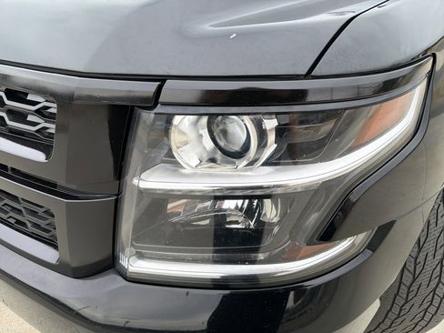 Used 2017 Chevrolet Suburban LT image 6