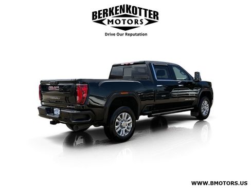 Used 2021 GMC Sierra 3500 Denali w/ Denali Ultimate Package AWD/4WD image 3