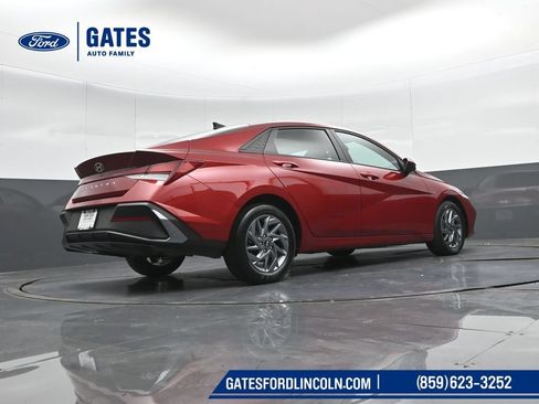 Used 2024 Hyundai Elantra SEL FWD image 38