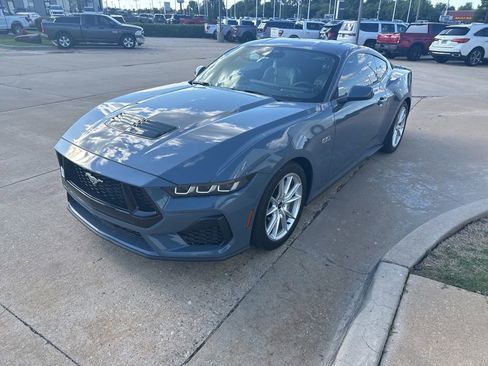 Used 2024 Ford Mustang GT Premium RWD image 3
