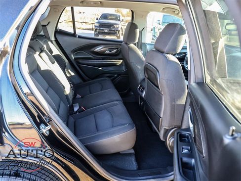 Used 2024 GMC Terrain SLE image 19