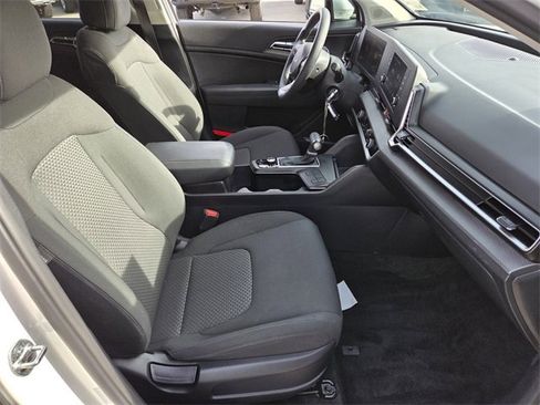 Used 2023 Kia Sportage LX image 15