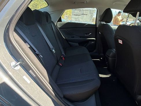 New 2026 Hyundai Elantra SE image 15