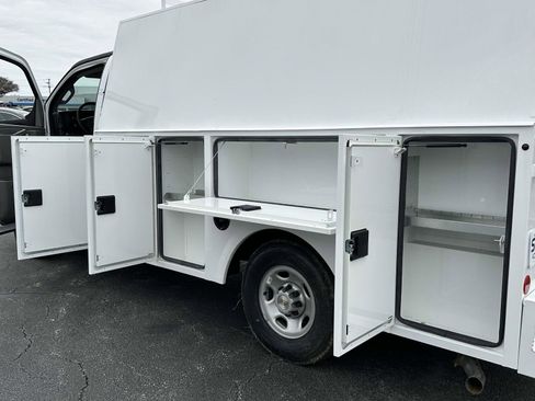 New 2024 Chevrolet Express 3500 w/ Power Convenience Package RWD image 17
