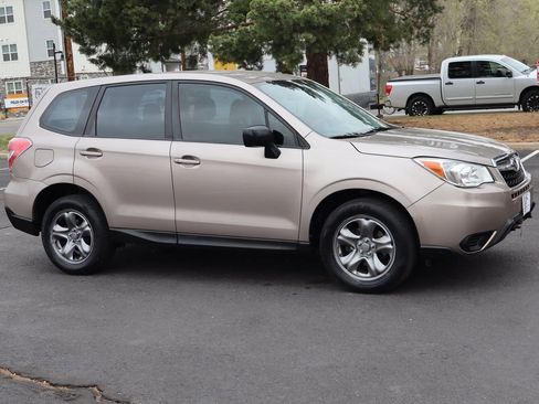 Used 2015 Subaru Forester 2.5i image 2
