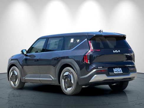 New 2026 Kia EV9 Light RWD image 6