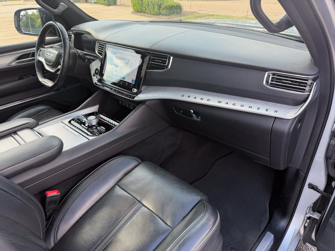 Used 2023 Jeep Grand Wagoneer Series II AWD/4WD image 18