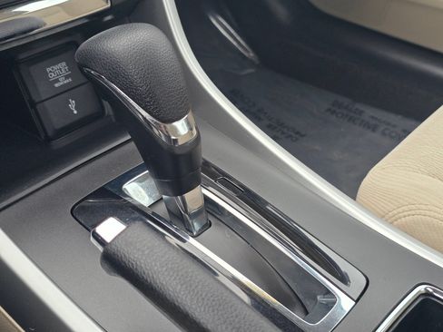 Used 2015 Honda Accord EX image 29