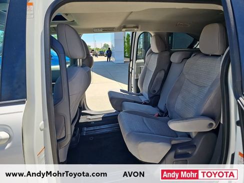 Used 2021 Toyota Sienna LE w/ LE Plus Package FWD image 24