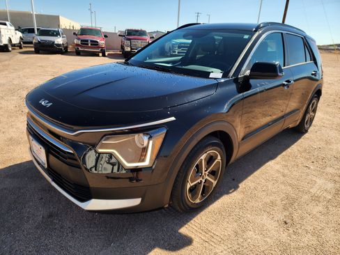 Used 2023 Kia Niro EX FWD image 3