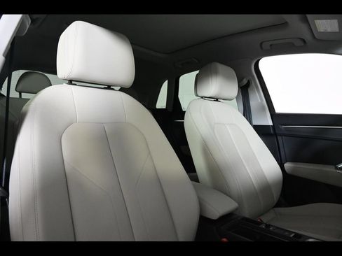 Certified 2025 Audi Q3 2.0T Premium w/ Convenience Package AWD/4WD image 16