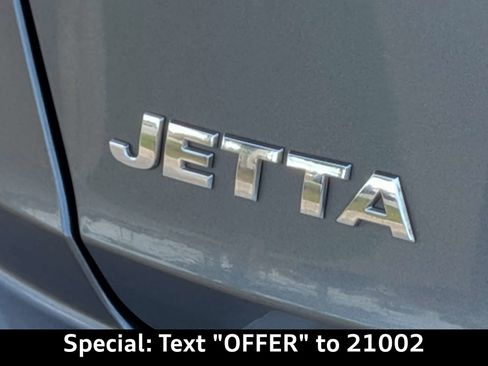 Used 2021 Volkswagen Jetta SE FWD image 14