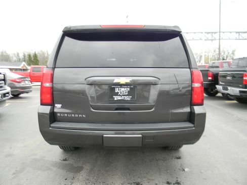 Used 2016 Chevrolet Suburban LT w/ Luxury Package image 13