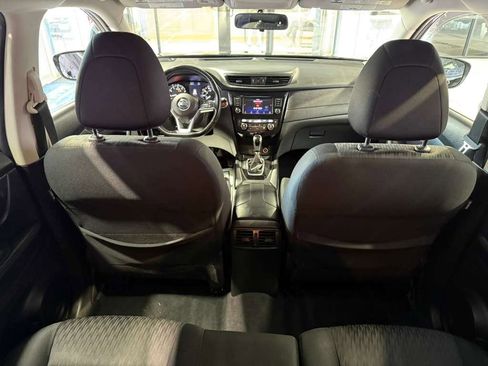 Used 2018 Nissan Rogue SV image 34