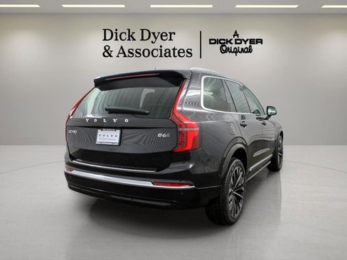 New 2025 Volvo XC90 B6 Plus w/ Protection Package Premier image 2