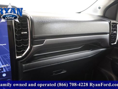 Used 2025 Ford Ranger Lariat w/ Trailer Tow Package image 28