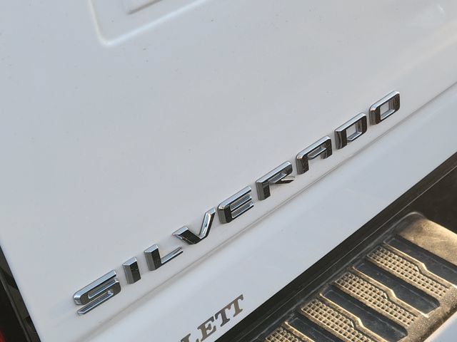 Used 2025 Chevrolet Silverado 2500 High Country w/ Technology Package AWD/4WD image 9