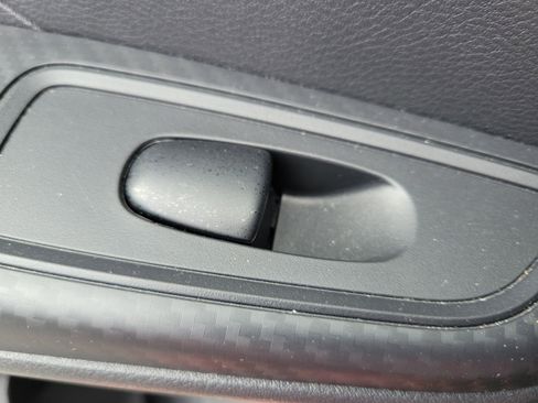 Used 2025 Nissan Versa SV FWD image 14