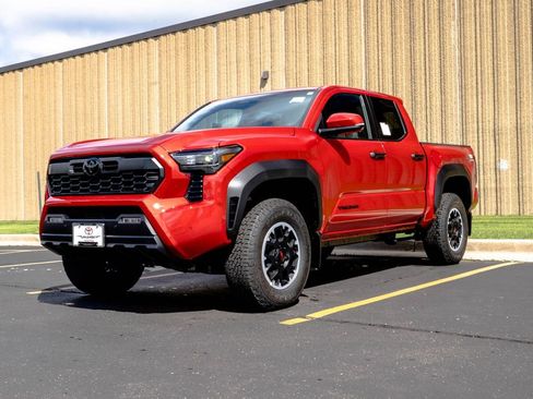 New 2026 Toyota Tacoma TRD Off-Road w/ TRD Off Road Upgrade Package AWD/4WD image 4