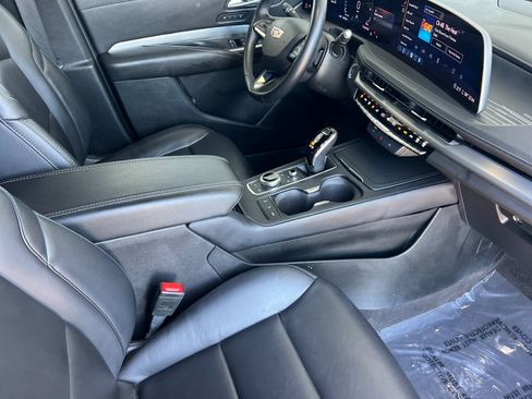 Certified 2025 Cadillac XT4 Premium Luxury FWD image 16
