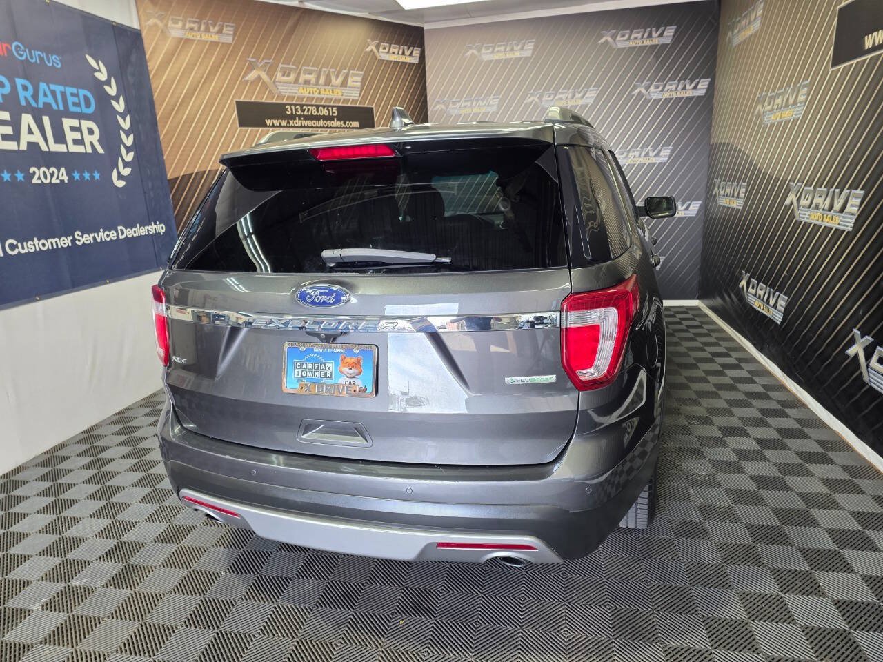 Used 2017 Ford Explorer XLT w/ Equipment Group 202A FWD image 14