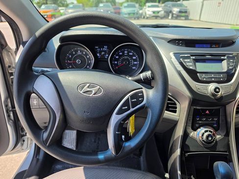 Used 2013 Hyundai Elantra GLS FWD image 42