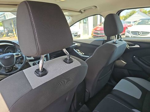 Used 2012 Ford Focus SE image 40