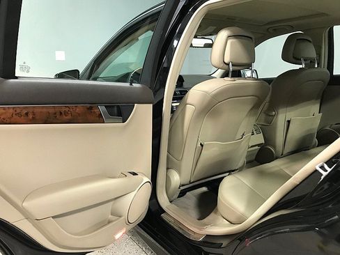 Used 2013 Mercedes-Benz C 250 Sedan w/ Multimedia Pkg image 13