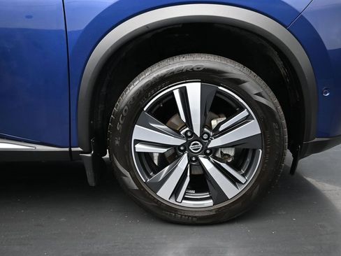 Used 2021 Nissan Rogue Platinum image 10