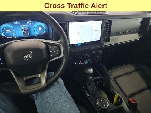 Used 2025 Ford Bronco Badlands image 11