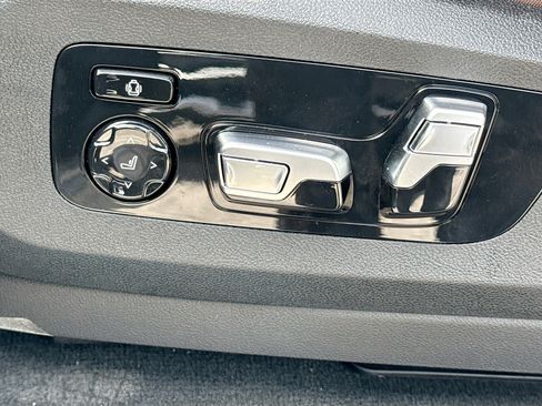 New 2026 BMW X5 sDrive40i w/ Executive Package RWD image 25