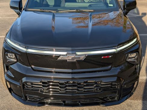 Used 2024 Chevrolet Silverado EV RST image 12