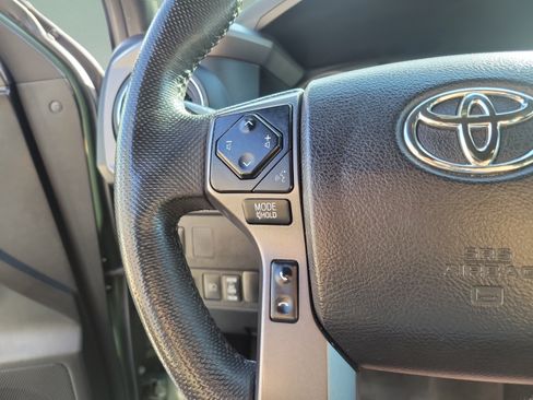 Used 2021 Toyota Tacoma TRD Off-Road AWD/4WD image 13