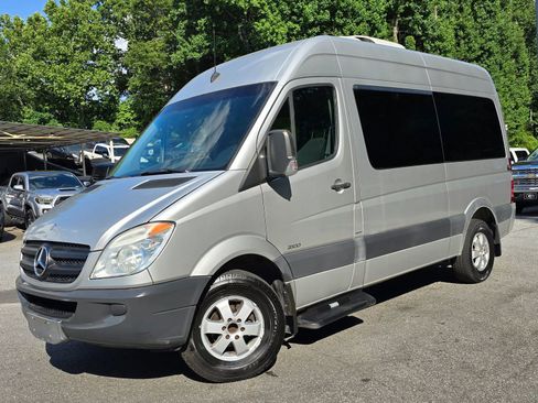 Used 2012 Mercedes-Benz Sprinter 2500 image 4