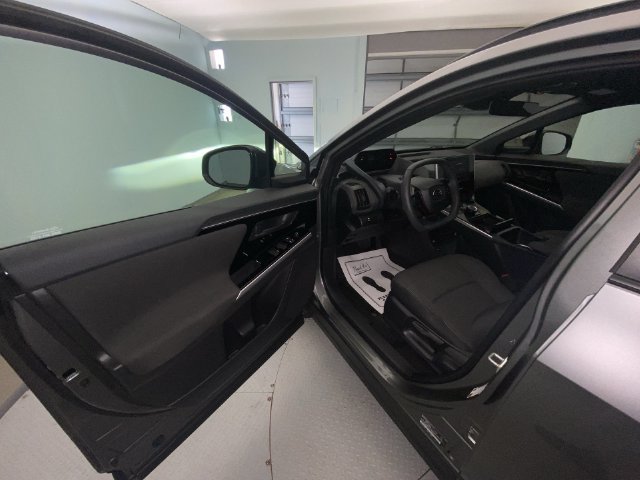 Used 2025 Subaru Solterra AWD/4WD image 11