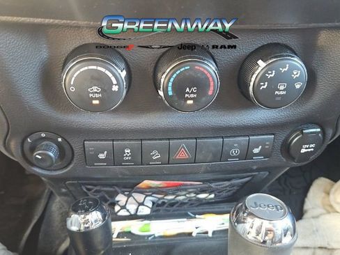 Used 2017 Jeep Wrangler Rubicon AWD/4WD image 18
