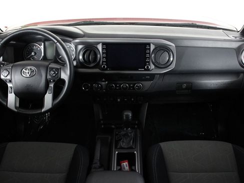 Used 2022 Toyota Tacoma TRD Off-Road w/ Technology Package AWD/4WD image 7