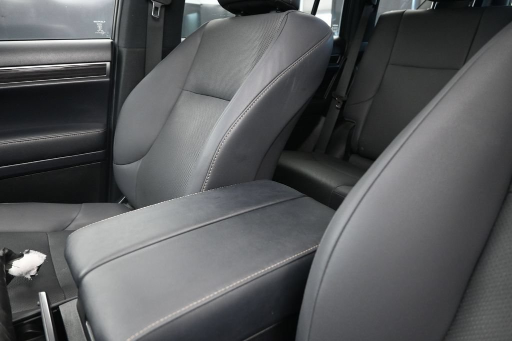 Used 2022 Lexus GX 460 Premium w/ Premium Package AWD/4WD image 14