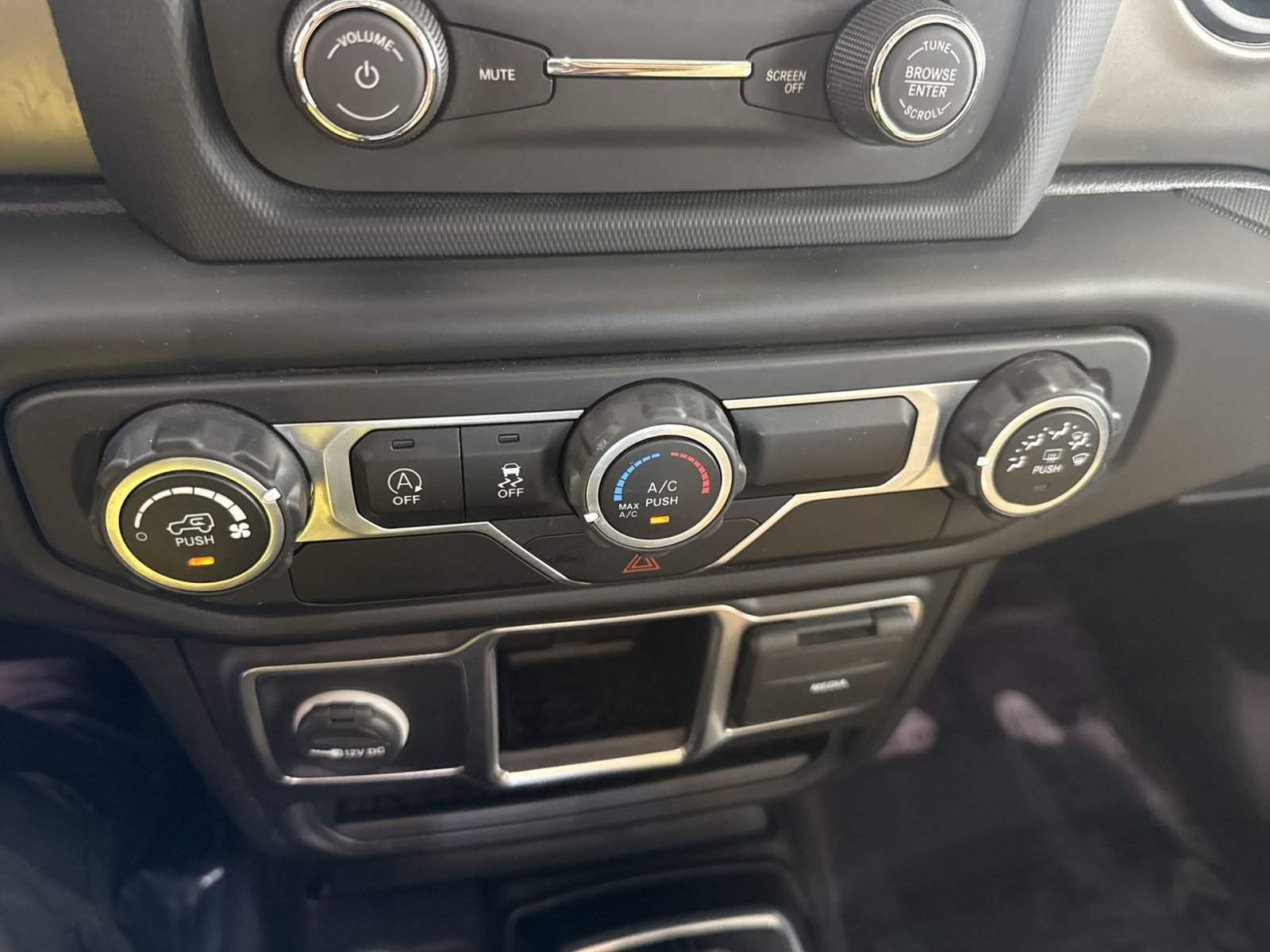 Used 2021 Jeep Wrangler Sport AWD/4WD image 22