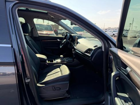 Used 2020 Audi Q5 2.0T Premium w/ Convenience Package AWD/4WD image 24