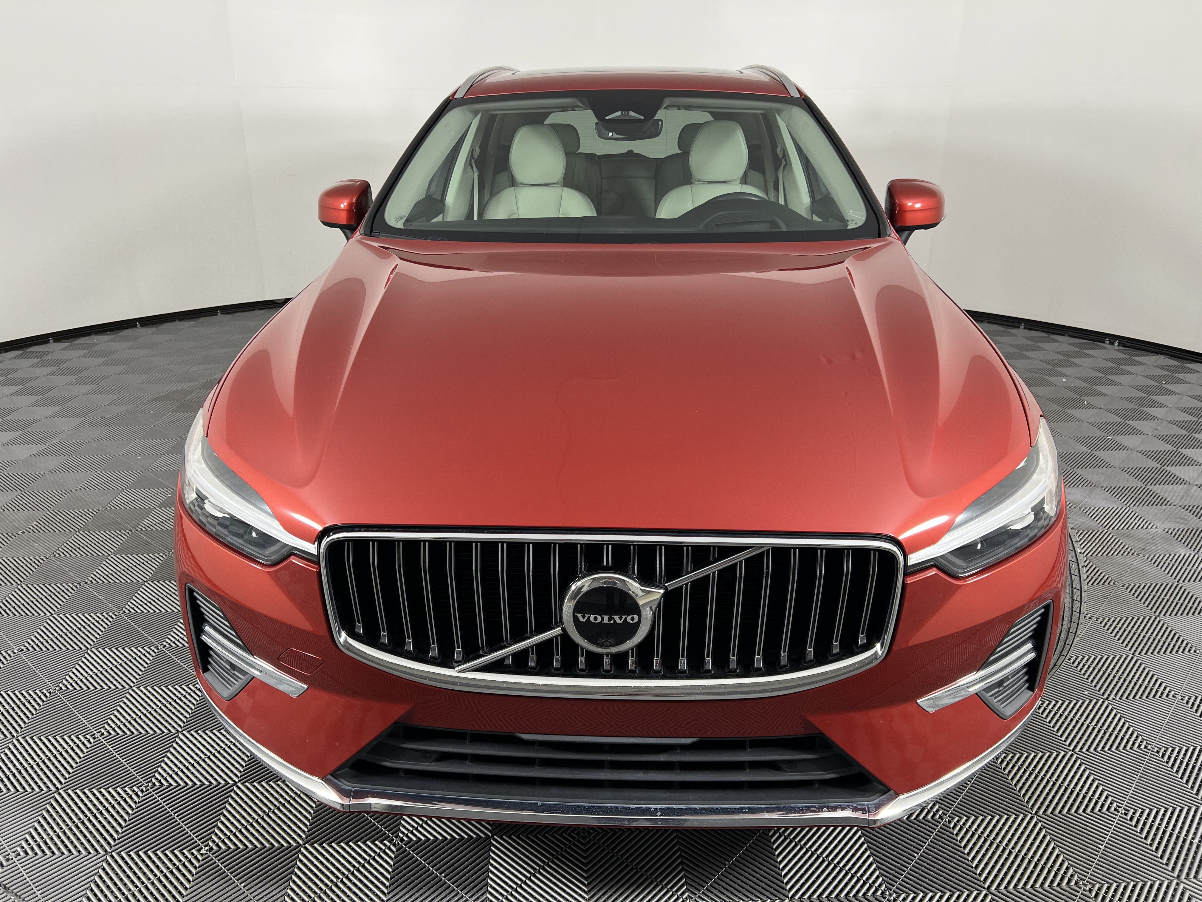 Used 2022 Volvo XC60 B5 Inscription w/ Advanced Package AWD/4WD image 5