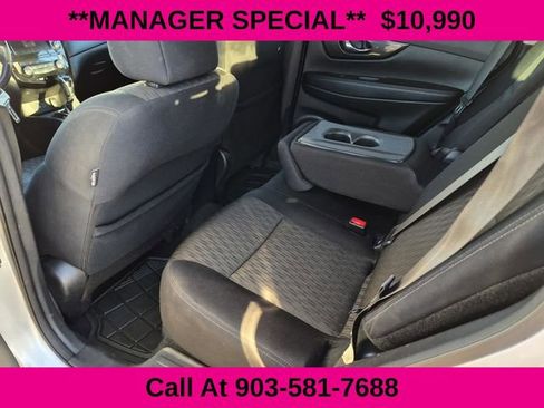 Used 2018 Nissan Rogue SV w/ Sun & Sound Touring Package image 25