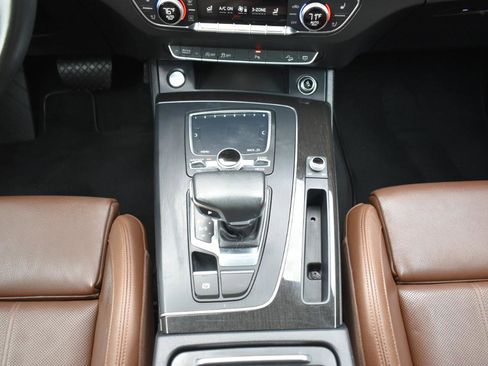 Used 2018 Audi Q5 2.0T Premium Plus w/ Premium Plus Package image 23