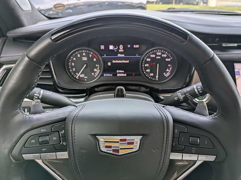 Certified 2025 Cadillac XT6 Sport w/ Platinum Package AWD/4WD image 33