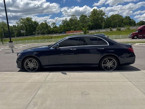 Used 2019 Mercedes-Benz E 300 4MATIC image 6