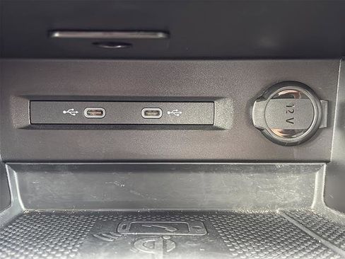 Certified 2024 Volkswagen Taos SE FWD image 28