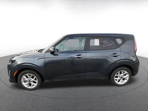 Used 2025 Kia Soul LX w/ LX Technology Package image 4